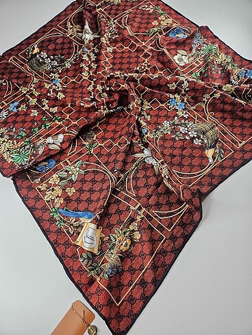 Gucci Twil İpek Eşarp