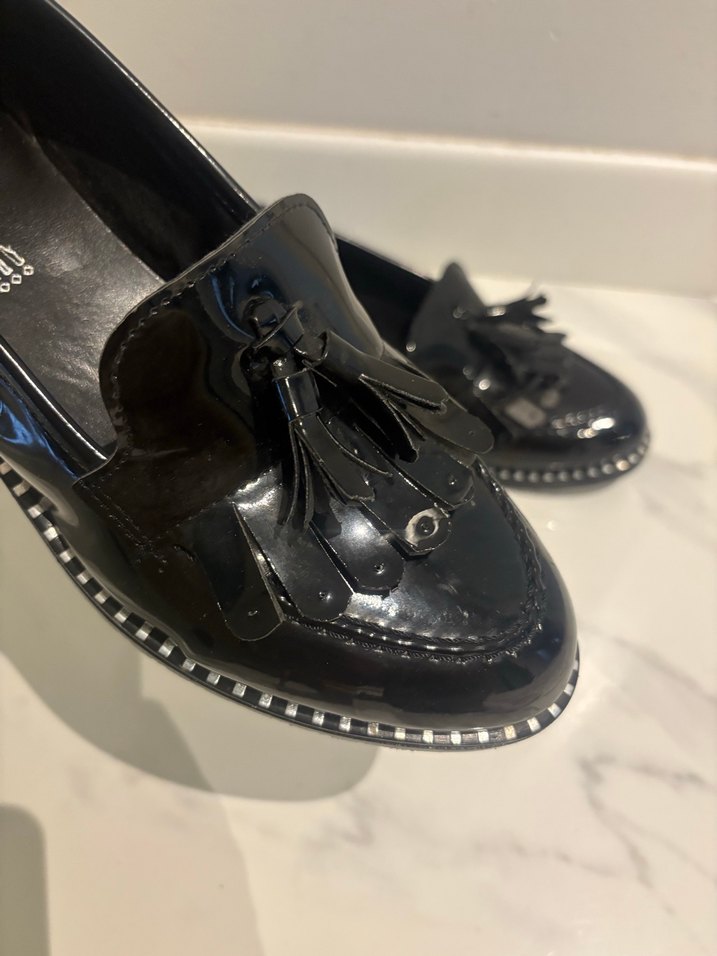 Kız Çocuk Püsküllü Siyah Loafer Ayakkabı - Görsel 2