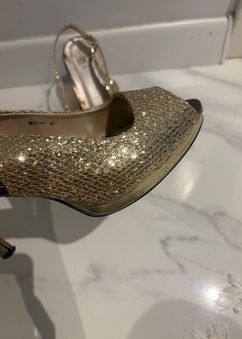 Gold simli abiye ayakkabı - Görsel 2