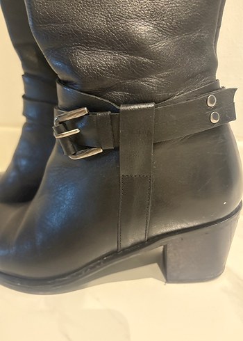 Siyah Deri Tokalı Kadın  çizme - Görsel 4