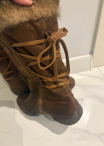 Kahverengi Süet Kürklü Kadın Bot - Görsel 2