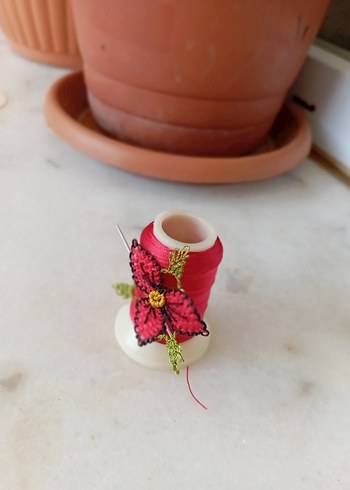  Renkli Çiçek Motifli iğne oyasi