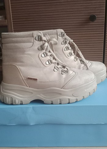 Beyaz Platform Topuklu Kadın Botları - Görsel 3