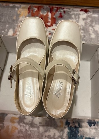 Beyaz Tokalı Platform Topuklu Kadın Abiye Ayakkabı - Görsel 4