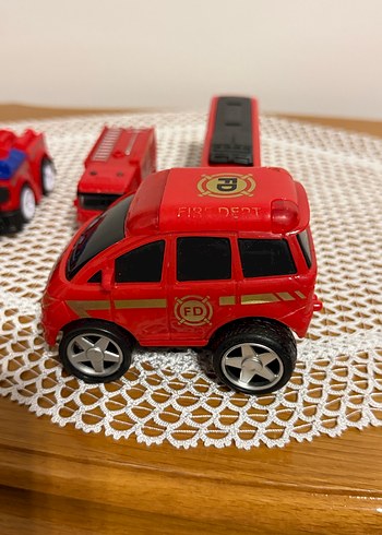 Kırmızı Renkli Oyuncak İtfaiye Araçları Seti - Görsel 3