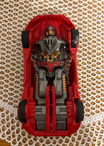 Kırmızı Karanlık Aksiyon Figürü - Görsel 2