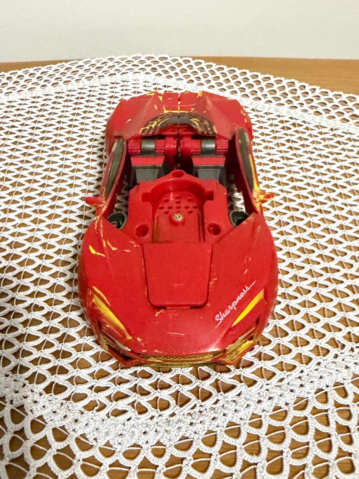 Kırmızı Karanlık Aksiyon Figürü - Görsel 3