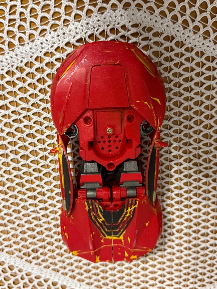 Kırmızı Karanlık Aksiyon Figürü - Görsel 4