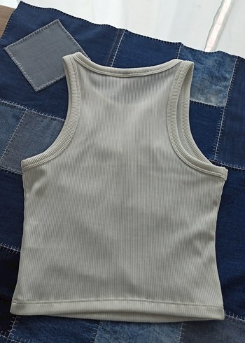 Yüksek Yakalı Beyaz Kolsuz Kadın Atlet - Görsel 4