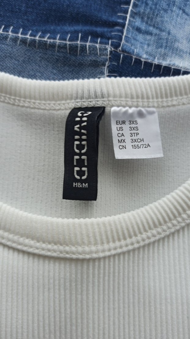 Yüksek Yakalı Beyaz Kolsuz Kadın Atlet - Görsel 2