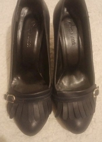 Siyah Tokalı Kadın Klasik Topuklu Ayakkabı - Görsel 3