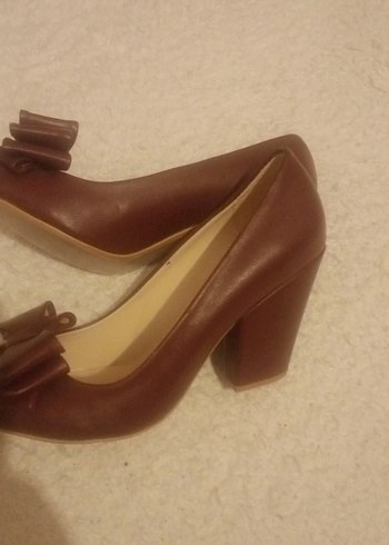 Klasik Fiyonklu Bej Dolgu Topuklu Kadın Stiletto - Görsel 2