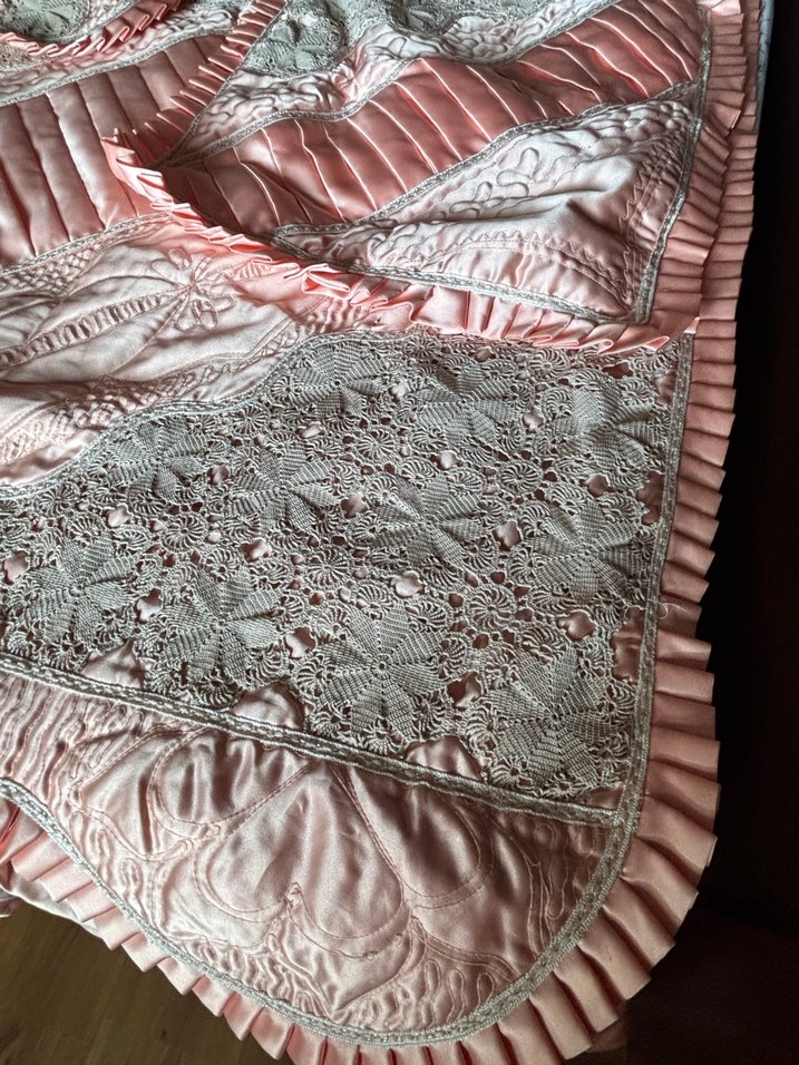 Nakışlı el yapımı Pembe Yatak Örtüsü - Görsel 4