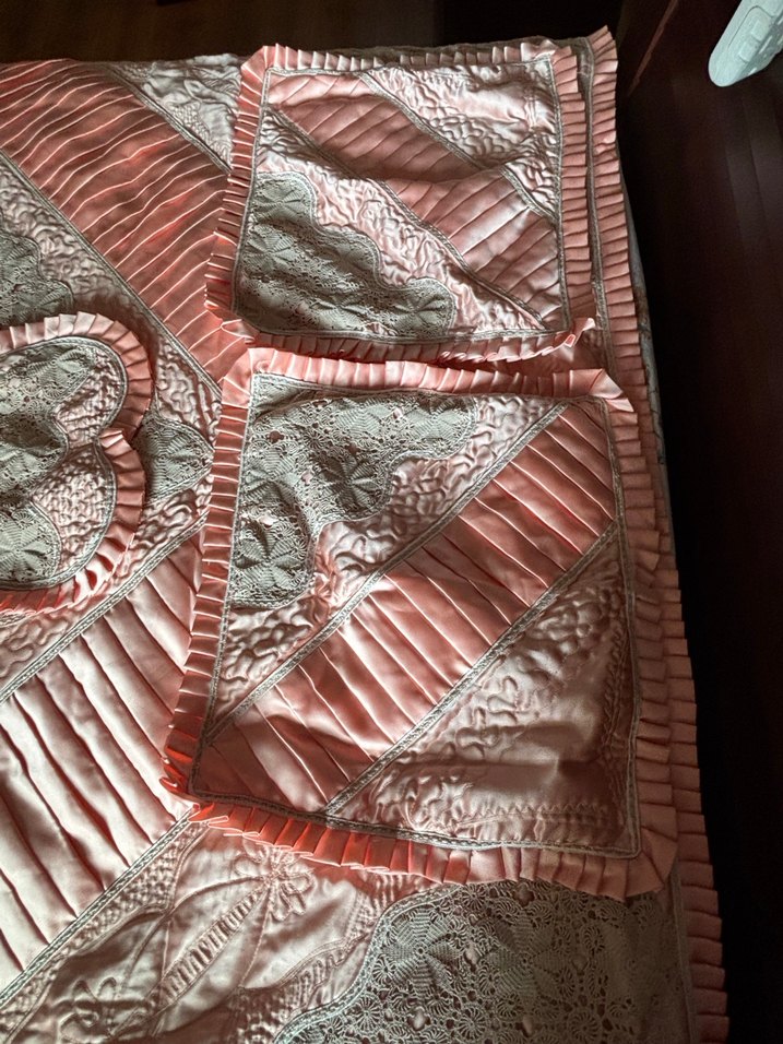 Nakışlı el yapımı Pembe Yatak Örtüsü - Görsel 5