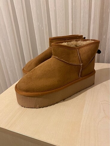 Ugg bot