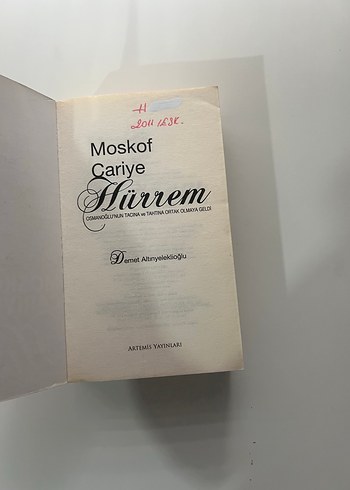  Beden Moskof Cariye Hürrem - Demet Altınyeleklioğlu