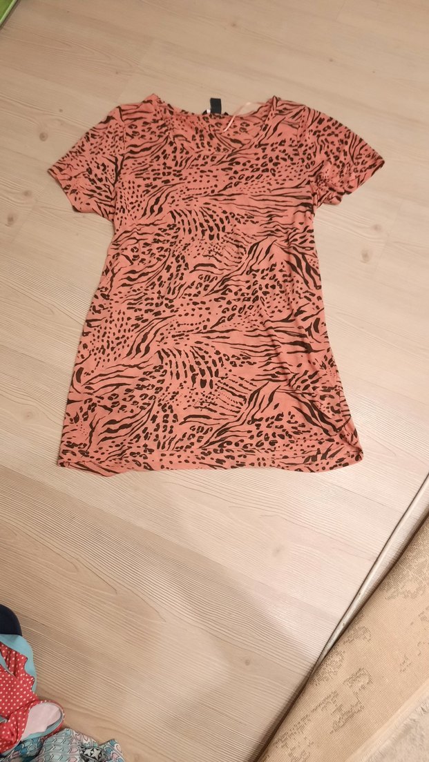 Kız Çocuk Pembe V Yakalı Baskılı Tişört - Görsel 4