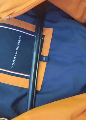 Tommy Hilfiger Turuncu Kapüşonlu Erkek Çocuk Mont - Görsel 3