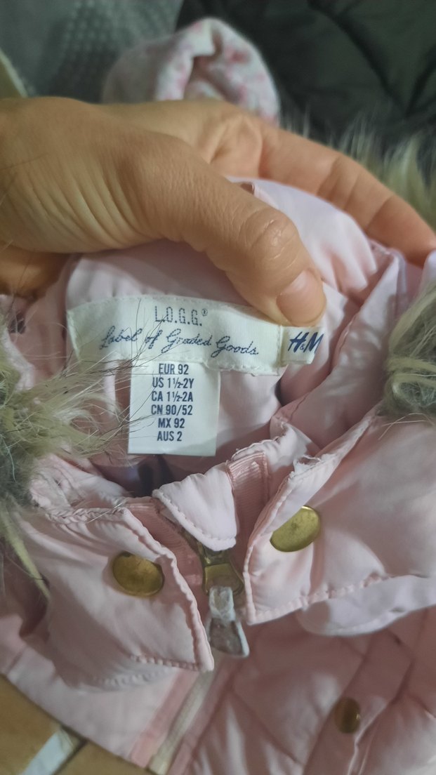 Kız Çocuk Pembe Kürklü Kapüşonlu Yelek - Görsel 2