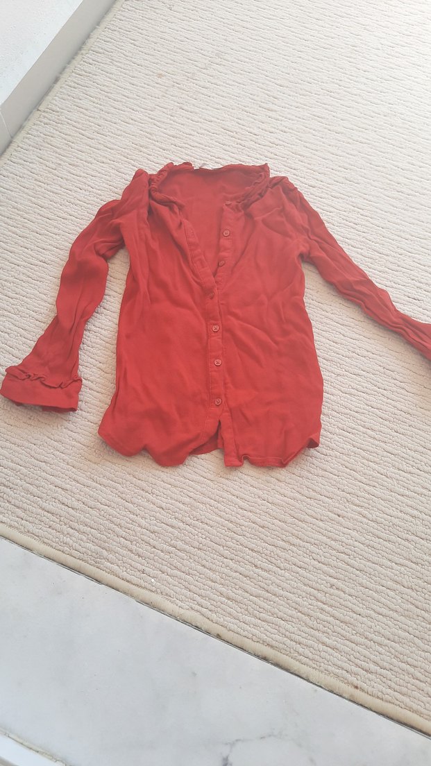 Düğmeli Kırmızı V Yaka Kadın Gömlek - Görsel 3