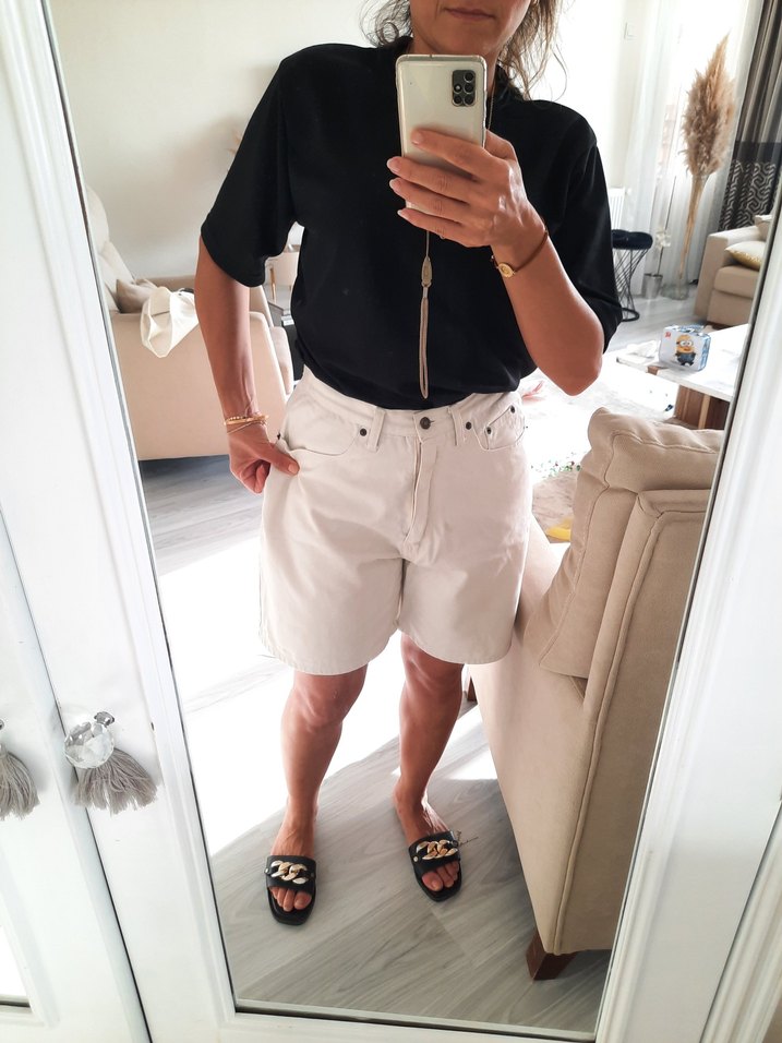 Kadın Beyaz Pamuklu Mini Şort - Görsel 2