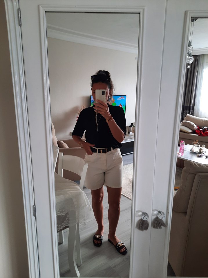 Kadın Beyaz Pamuklu Mini Şort - Görsel 5