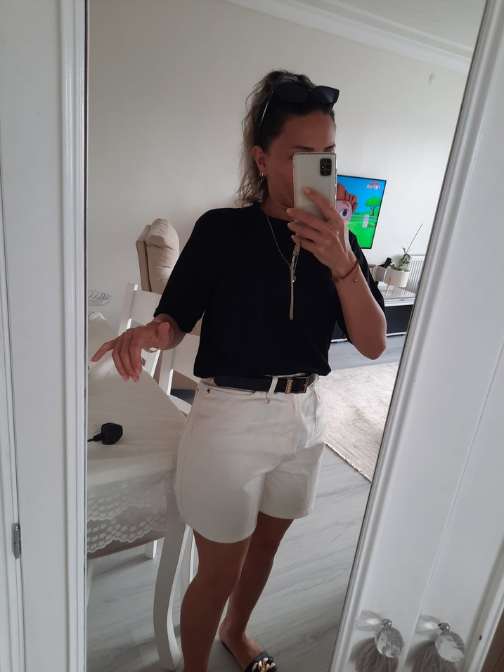 Kadın Beyaz Pamuklu Mini Şort - Görsel 4