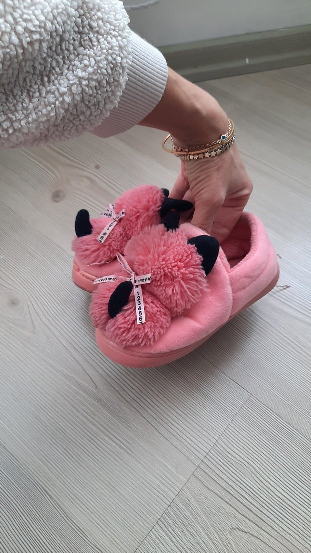 Kızlar için Pembe Leopar Desenli Kürklü Terlik - Görsel 4