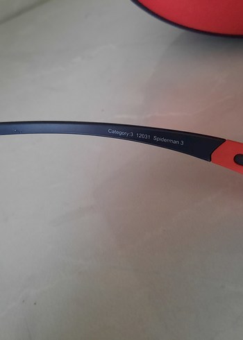 Kırmızı Fermuarlı Kadın Güneş Gözlüğü - Görsel 3