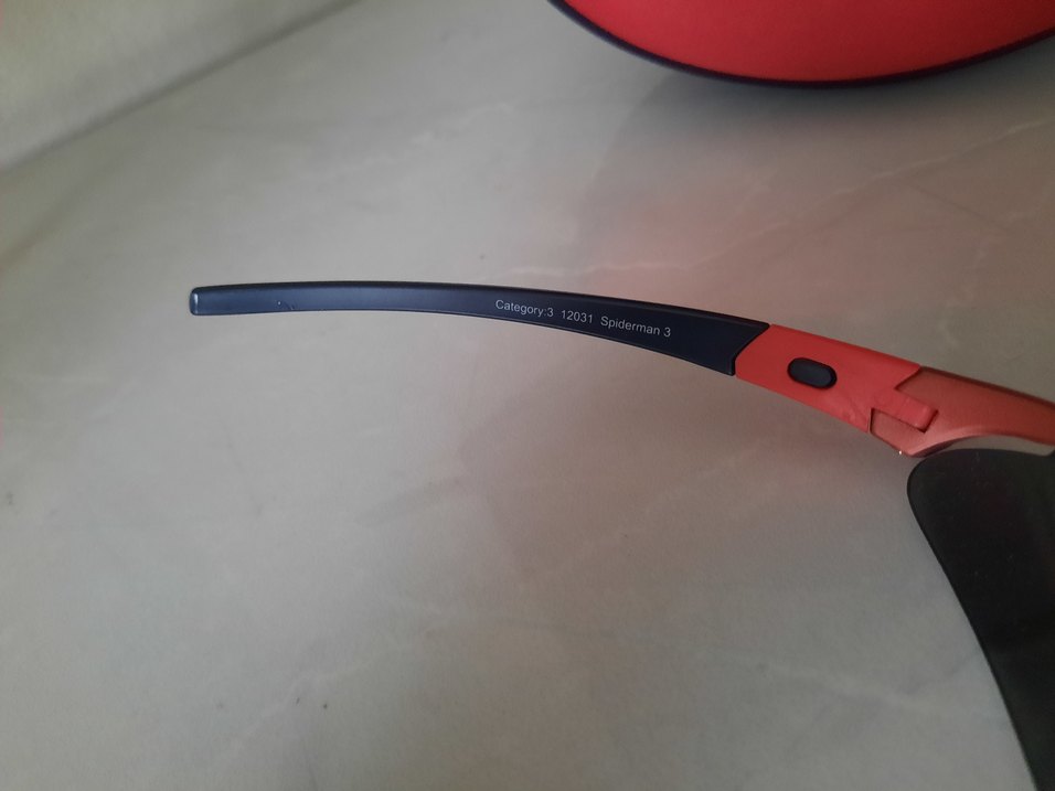 Kırmızı Fermuarlı Kadın Güneş Gözlüğü - Görsel 3