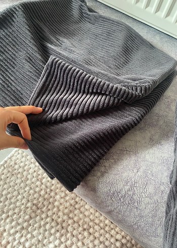 Gri Modern Dokulu Kırlent - Görsel 3