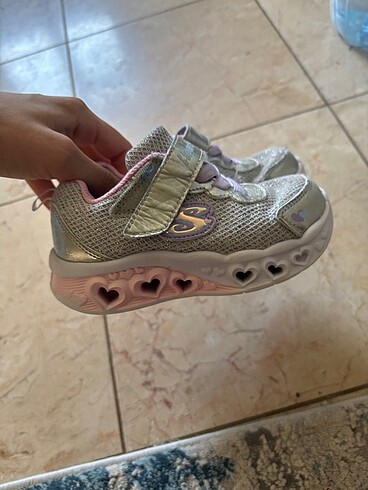 Skechers 24 numara spor ayakkabı
