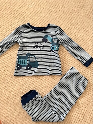 Hello baby pijama takımı (4yaş)