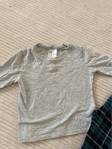 24-36 Ay Beden gri Renk H&M pijama takımı (2-4yaş)