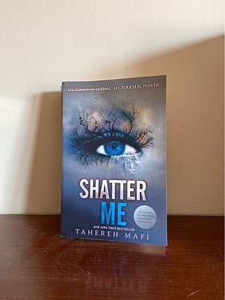 Shatter Me İngilizce Kitap