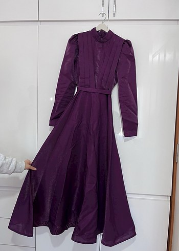 Mor Uzun Kollu Yüksek Yakalı Uzun Elbise - Görsel 3