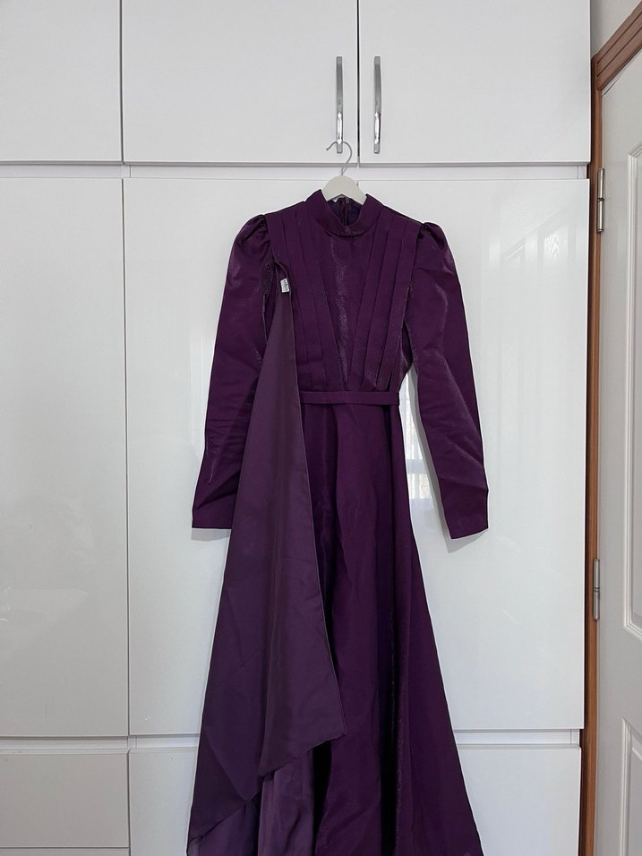 Mor Uzun Kollu Yüksek Yakalı Uzun Elbise - Görsel 4