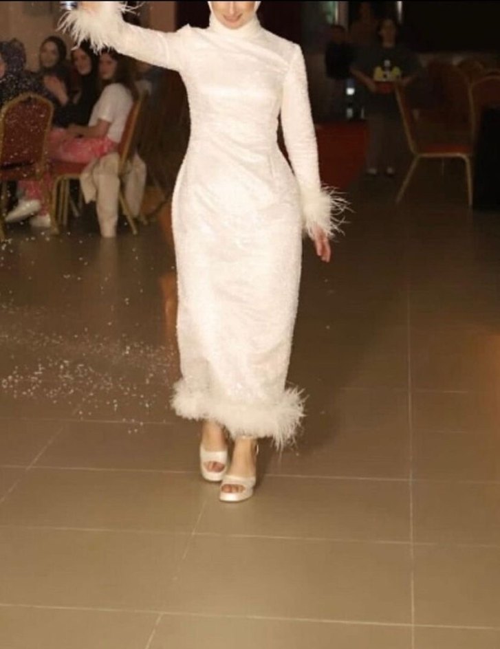 Uzun, Kürklü Beyaz Abiye ( after abiye) - Görsel 3