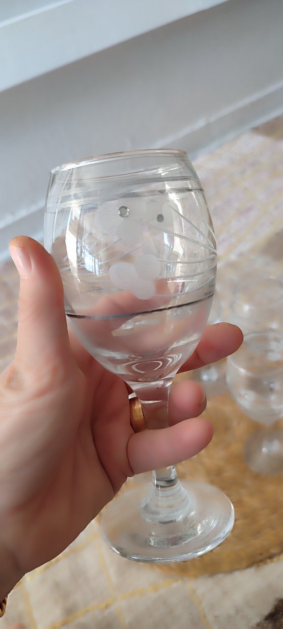 Desenli Gri Detaylı Şeffaf Kadeh - Görsel 3