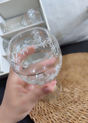 Beden Yaprak Desenli Cam Sürahi ve 6 Kadeh Seti