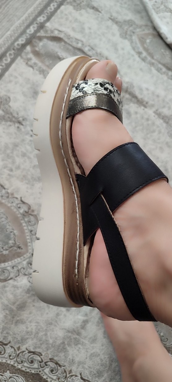 Yılan Desenli Dolgu Topuklu Kadın Sandalet - Görsel 4