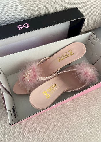 38 Beden pembe Renk Pembe Tüylü Nakışlı Yüksek Topuklu Kadın Terlik Gelin Terliği