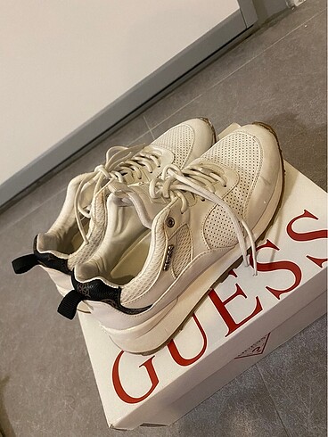 39 Beden Guess spor ayakkabı
