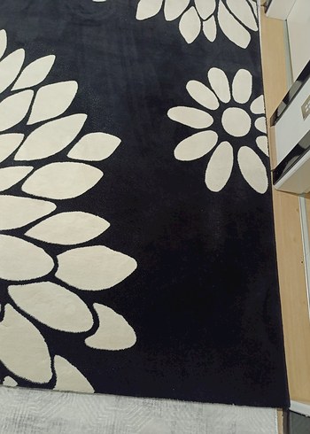 Siyah Beyaz Çiçek Desenli Modern Halı 6 m2 - Görsel 3