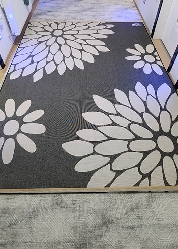 Siyah Beyaz Çiçek Desenli Modern Halı 6 m2 - Görsel 10