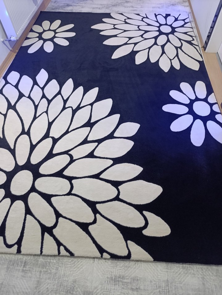 Siyah Beyaz Çiçek Desenli Modern Halı 6 m2 - Görsel 5
