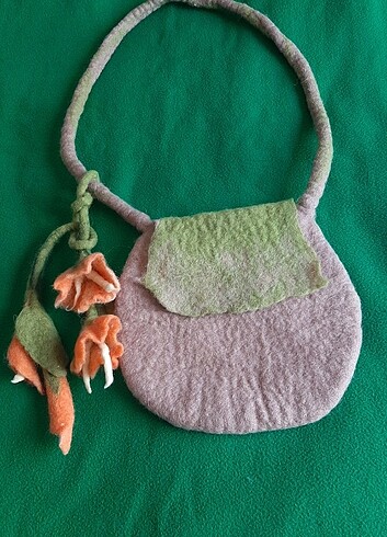 El yapımı keçe çanta. gece abiye amacıyla kullanabilir. boy 22 c - Görsel 4