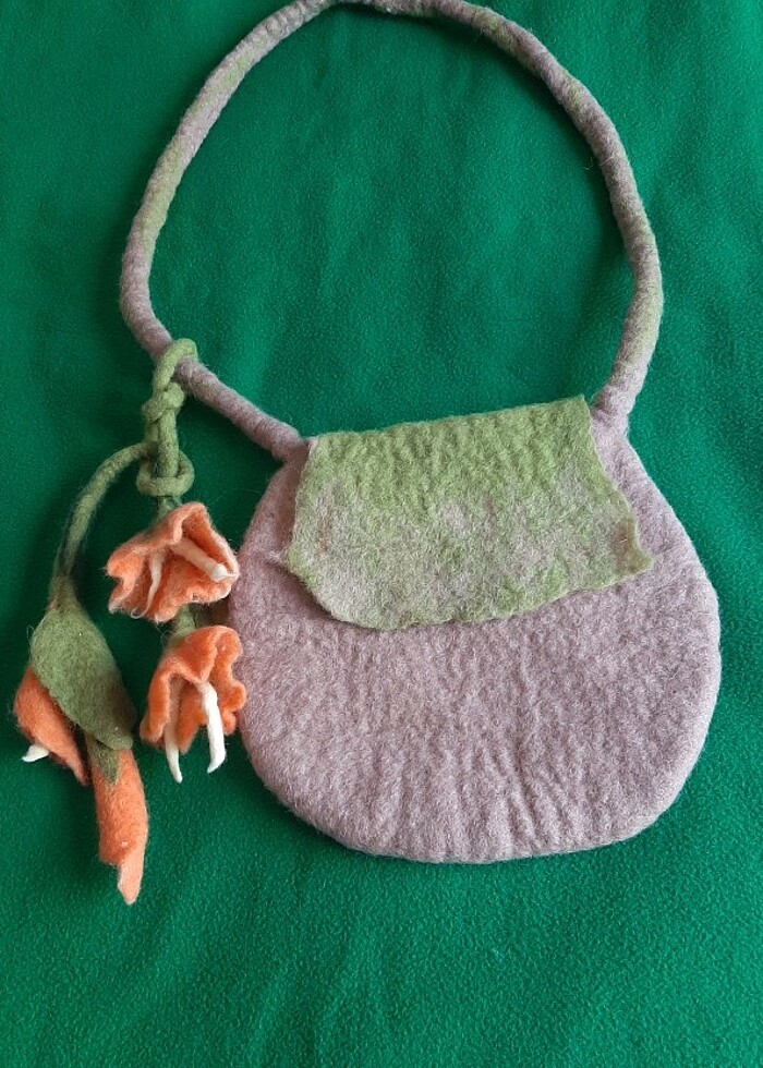 El yapımı keçe çanta. gece abiye amacıyla kullanabilir. boy 22 c - Görsel 4