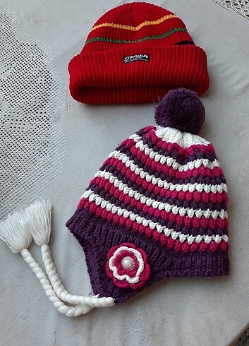 kız çocuk beresi kırmızı. bayrak kırmızısından biraz daha koyu T - Görsel 7