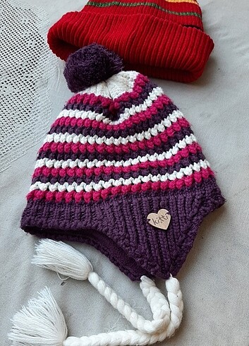 kız çocuk beresi kırmızı. bayrak kırmızısından biraz daha koyu T - Görsel 8